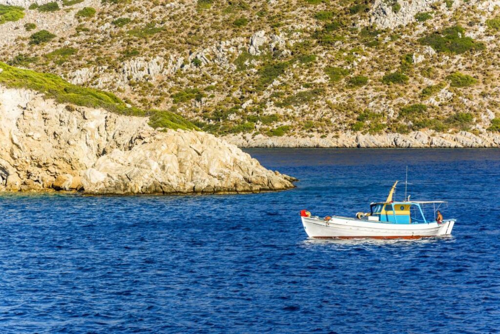 Αγαθονήσι: Διακοπές στο ακριτικό διαμάντι των Δωδεκανήσων