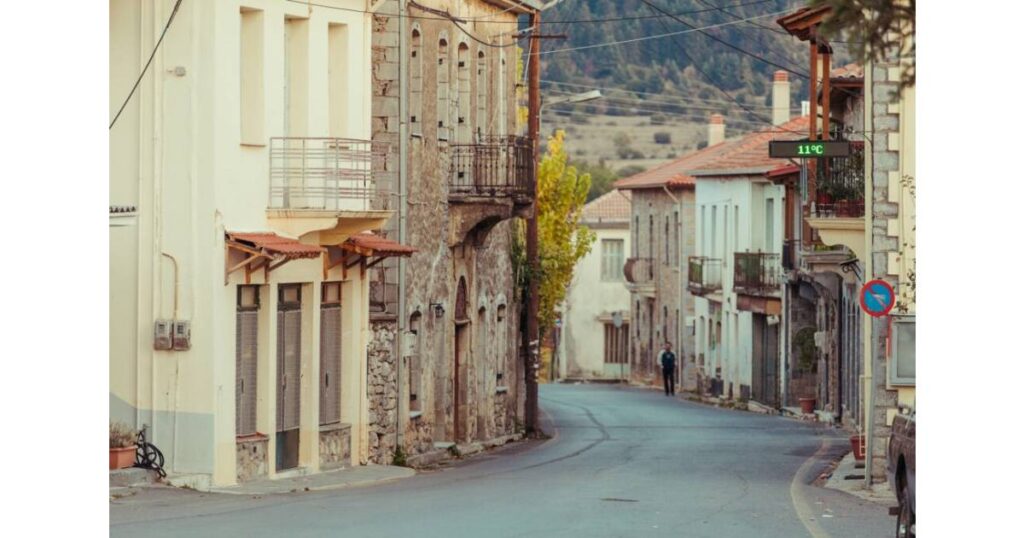 Βυτίνα: Ο δημοφιλής χειμερινός προορισμός και 5+1 εμπειρίες για να τον εξερευνήσετε